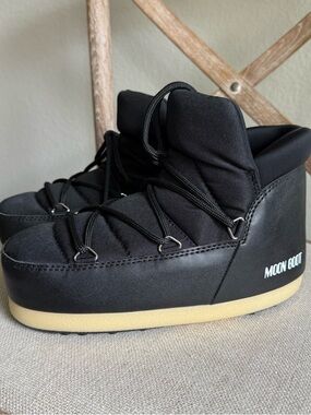 Moon boot evx black nylon pumps